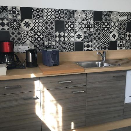 Appartement T2 Independant Dans Maison Pugny-Chatenod Exterior foto