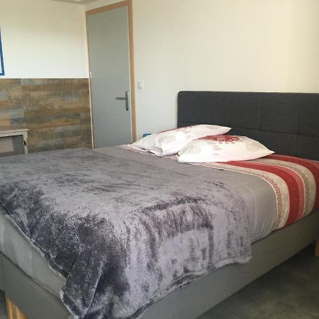 Appartement T2 Independant Dans Maison Pugny-Chatenod Exterior foto