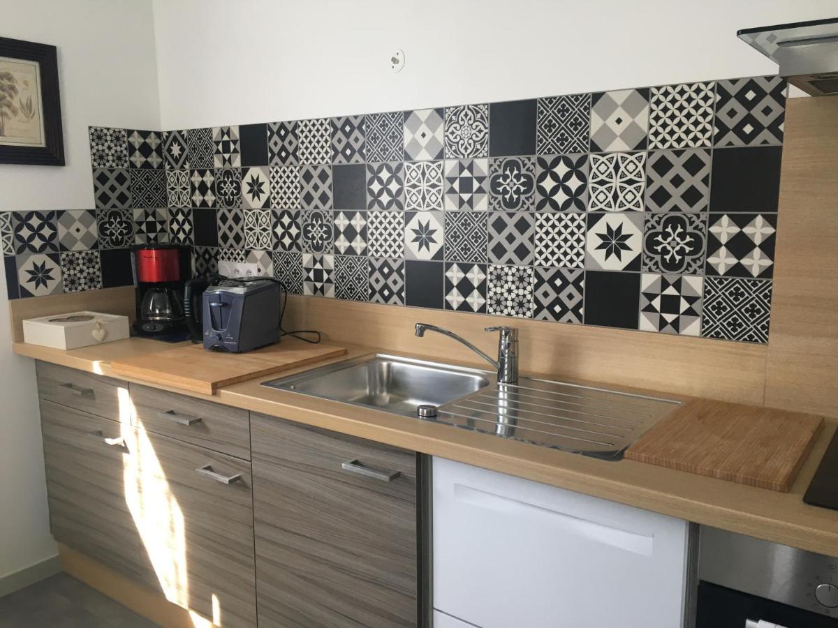 Appartement T2 Independant Dans Maison Pugny-Chatenod Exterior foto