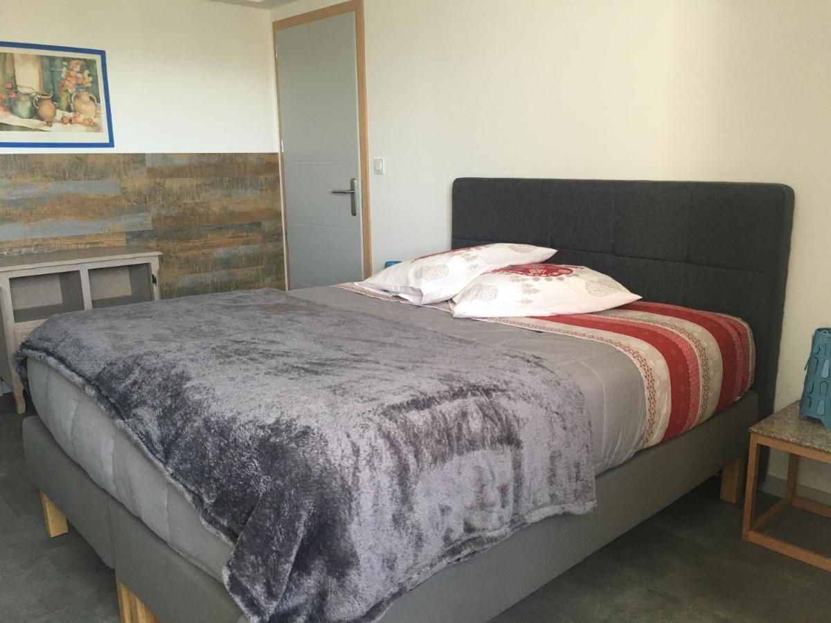 Appartement T2 Independant Dans Maison Pugny-Chatenod Exterior foto